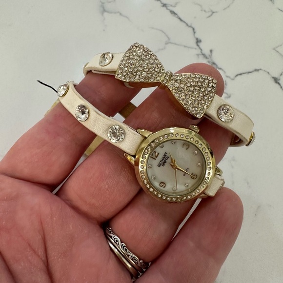 Bethany Mota Gold & Crème Women's Wrap around Watch - Picture 1 of 3